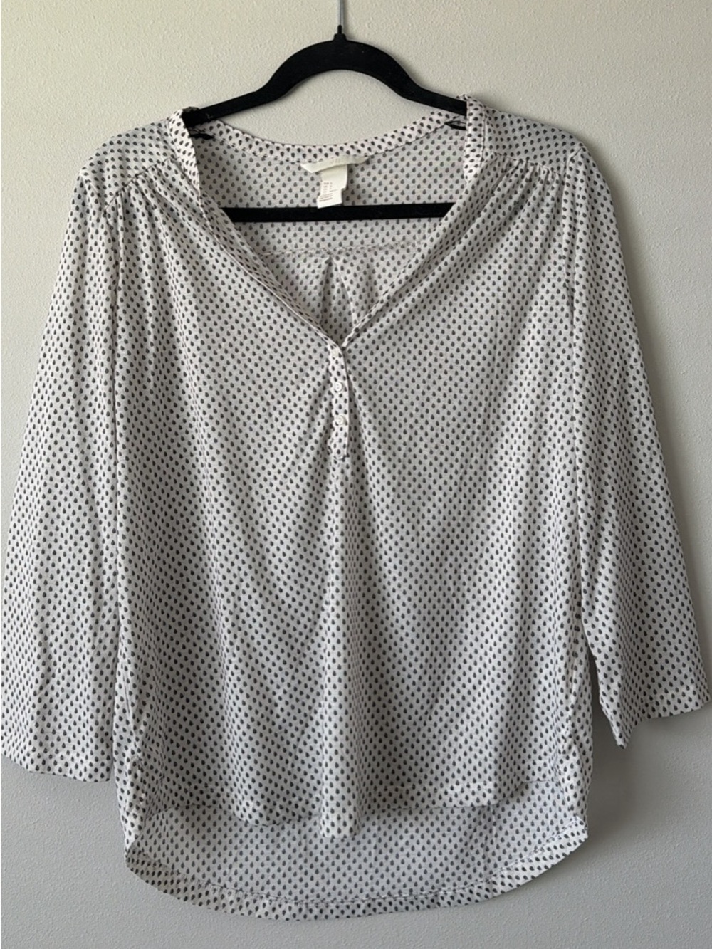 H&M White Polka Dot V-Neck Sleeve Blouse